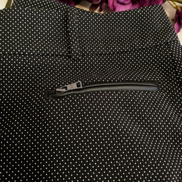 🖤Polka dot cropped pants by Ann Taylor Signature Collection - Picture 4 of 10